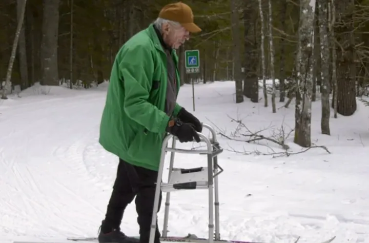 ۸۸ ساله‌ای که نشان داد سن فقط یک عدد است؛ اسکی‌کننده همیشه جوان